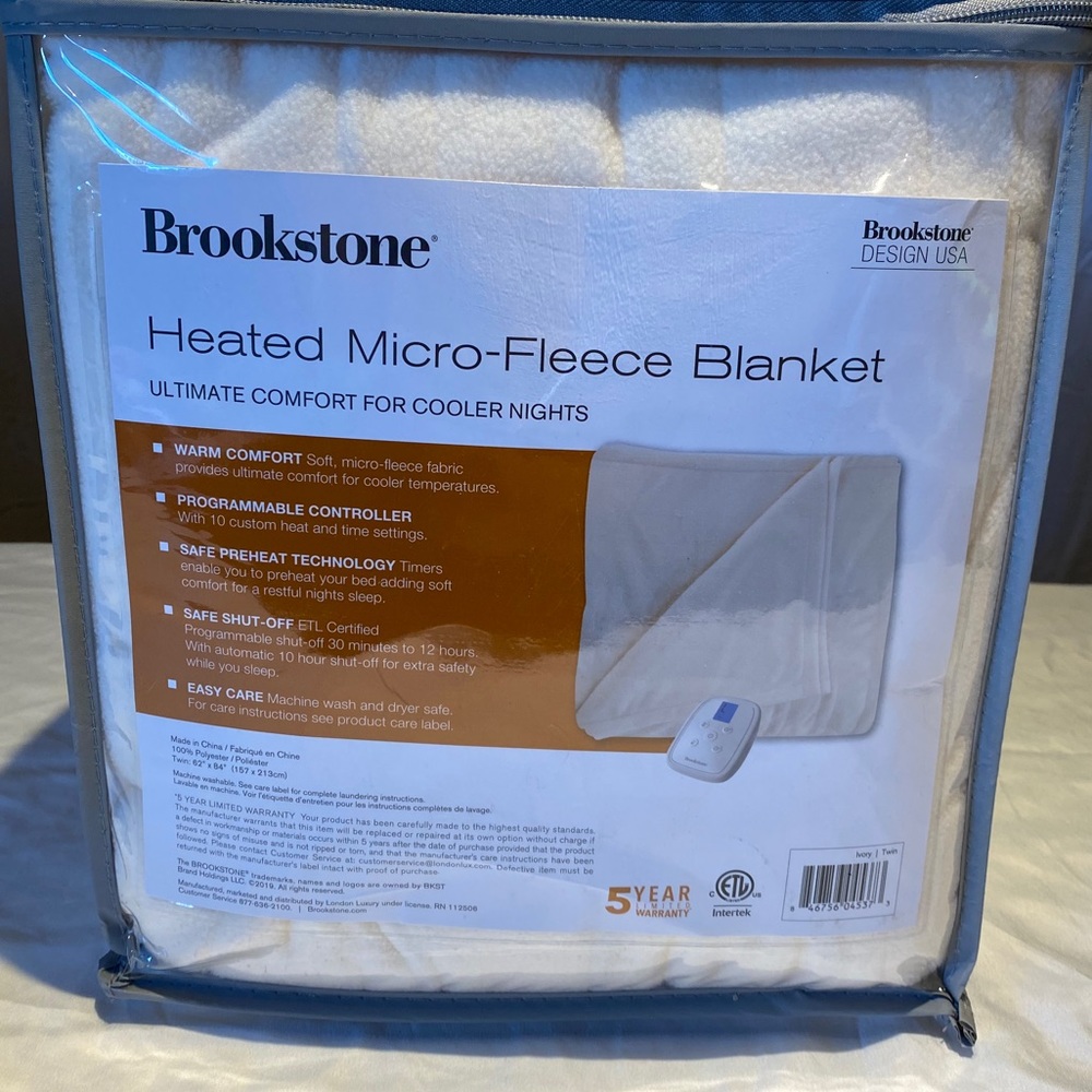 BROOKSTONE HEATED MICRO FLEECE BLANKET